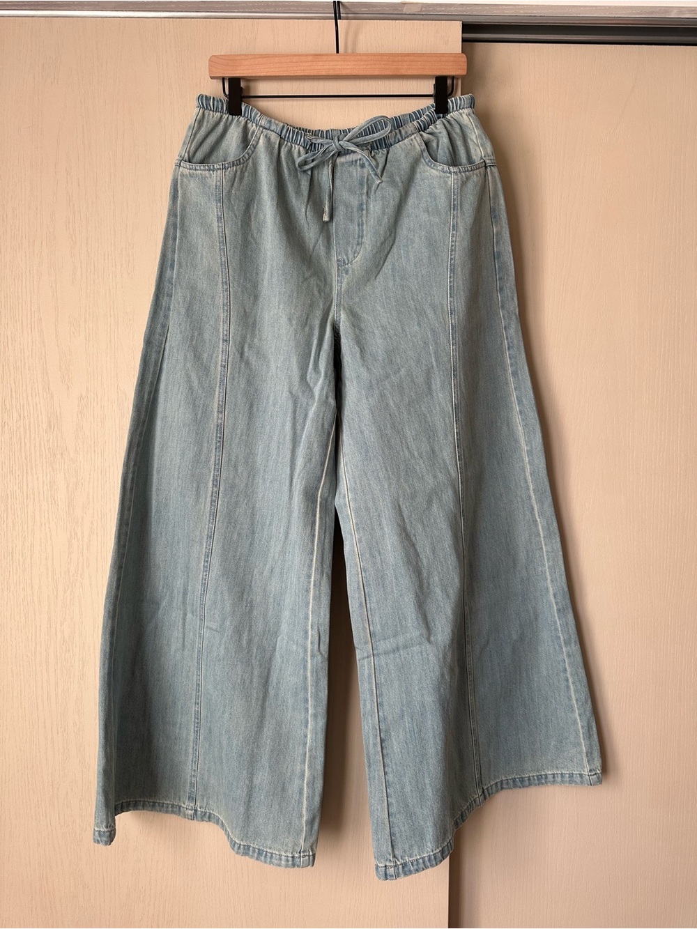 Light Blue Wide-Leg Women's Jeans with Drawstring Waist